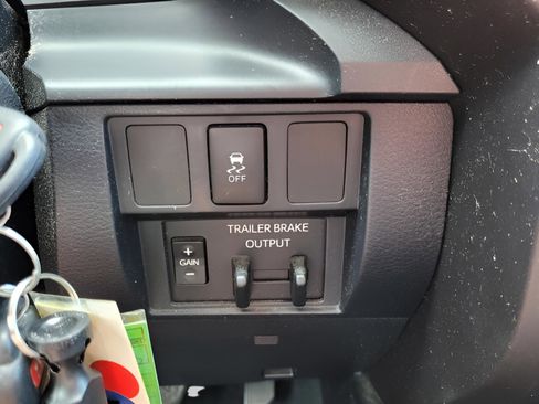 Used 2018 Toyota Tundra SR5 image 29