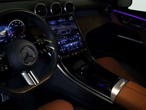 Used 2024 Mercedes-Benz GLC 300 4MATIC image 22