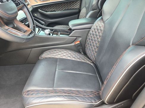 Used 2022 Jeep Grand Cherokee Summit w/ Advanced Protech Group IV AWD/4WD image 17
