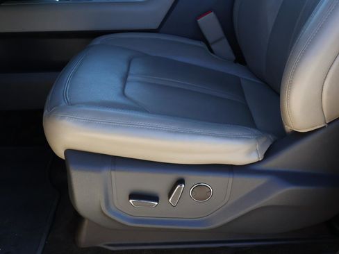 Used 2018 Ford Expedition Limited w/ Equipment Group 301A image 16