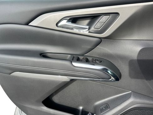 New 2026 Chevrolet Traverse LT image 11