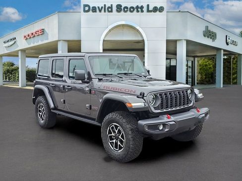 New 2026 Jeep Wrangler Unlimited Rubicon w/ Safety Group image 3