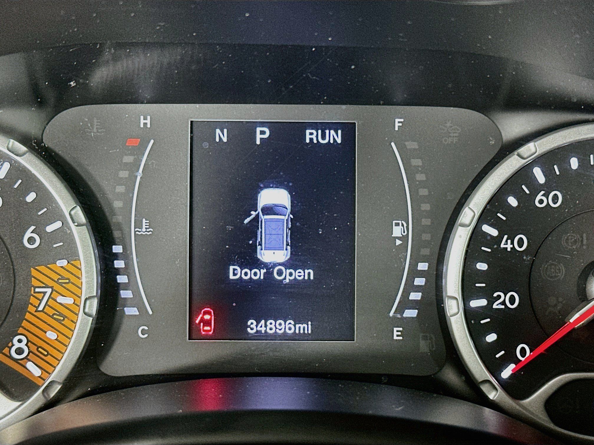 Used 2023 Jeep Renegade Latitude AWD/4WD image 19