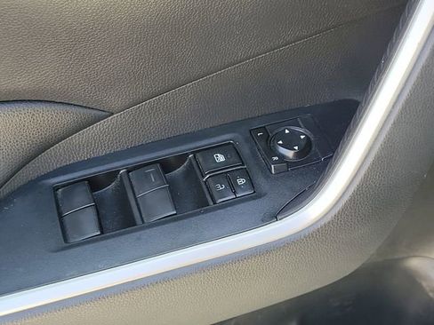 Used 2021 Toyota RAV4 XLE FWD image 17