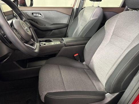 Used 2023 Nissan Rogue SV image 11