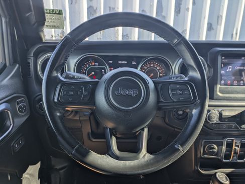 Used 2021 Jeep Gladiator Sport AWD/4WD image 29