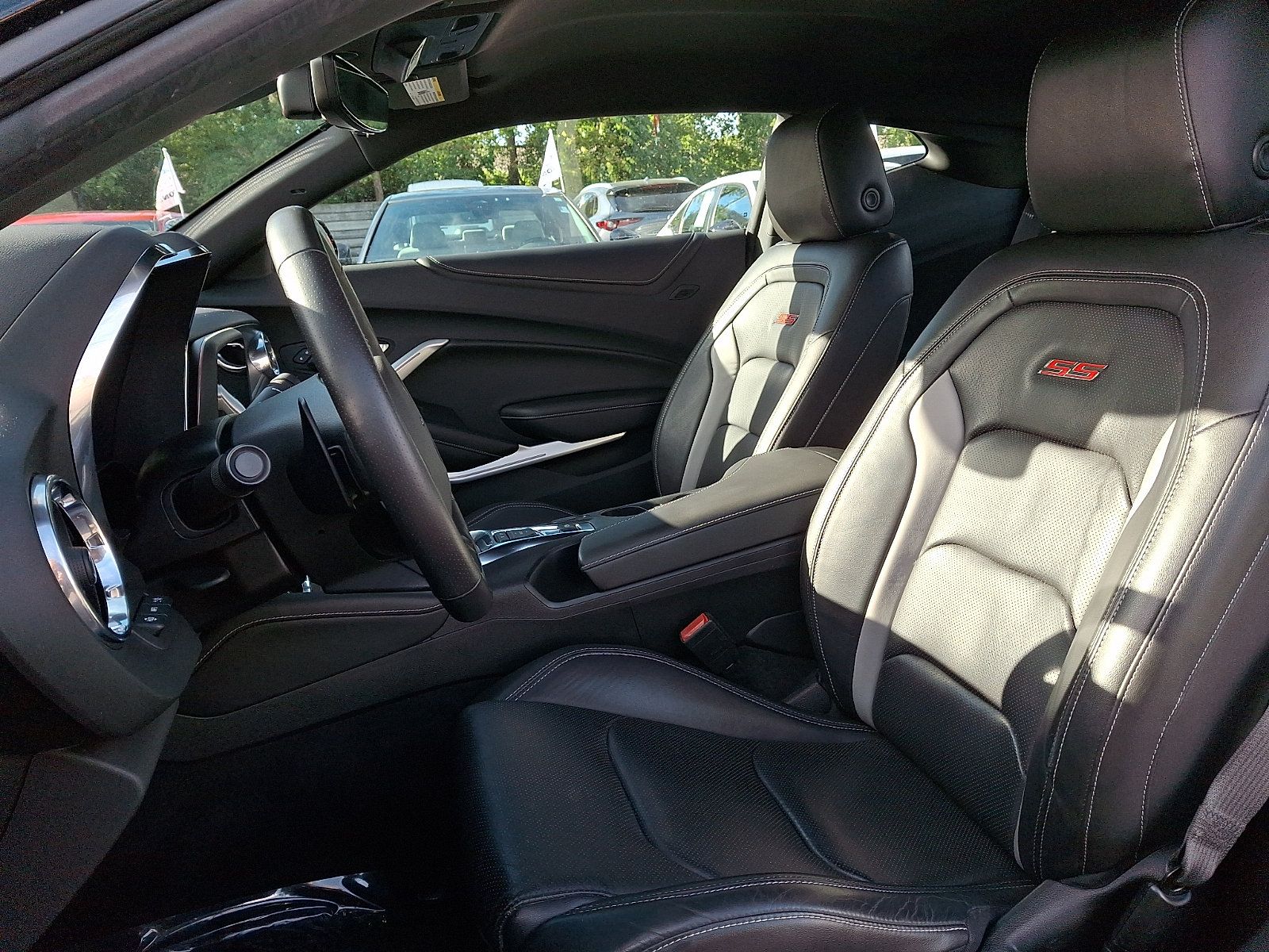 Used 2021 Chevrolet Camaro SS RWD image 12