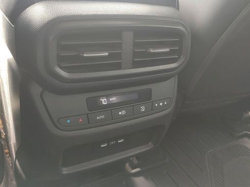 Used 2024 Honda Pilot Touring image 22