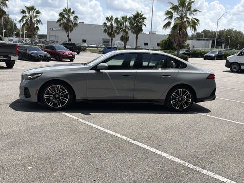 Used 2026 BMW 530i xDrive w/ M Sport Package AWD/4WD image 7