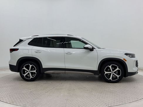 Used 2026 Volkswagen Tiguan SE FWD image 8