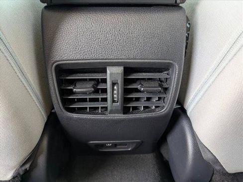 Used 2022 Toyota Corolla Cross LE AWD/4WD image 16