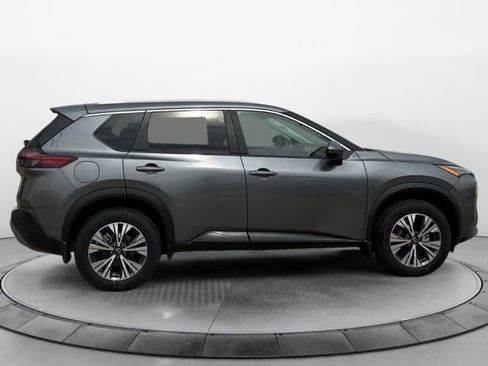 Used 2023 Nissan Rogue SV w/ SV Premium Package image 2