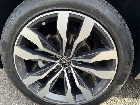 Used 2021 Volkswagen Atlas SEL Premium image 29