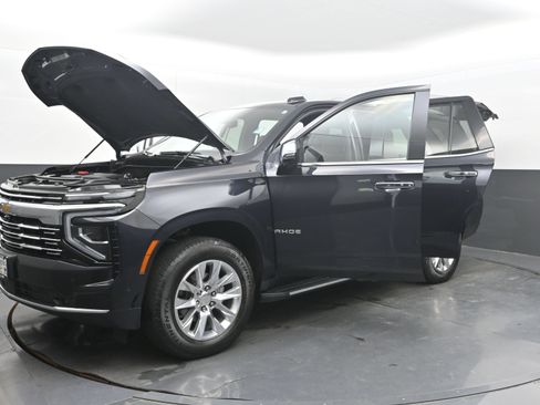 Used 2025 Chevrolet Tahoe Premier AWD/4WD image 39