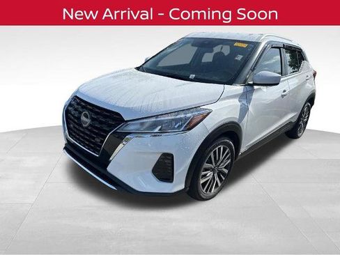 Certified 2024 Nissan Kicks SV image 1