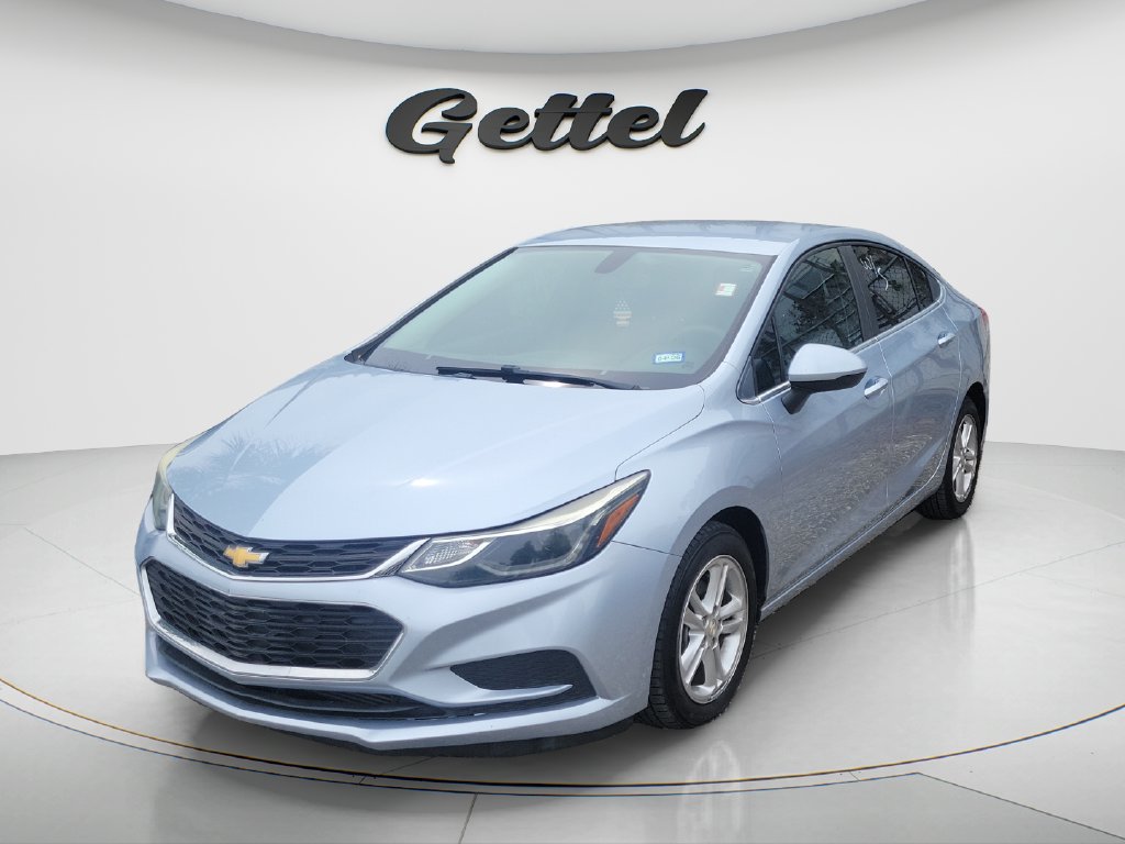 Used 2017 Chevrolet Cruze LT FWD image 1