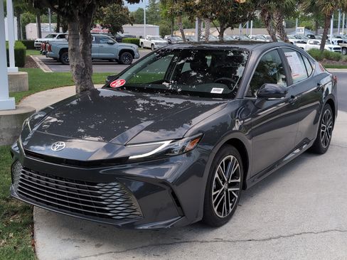 Certified 2026 Toyota Camry XLE FWD image 5