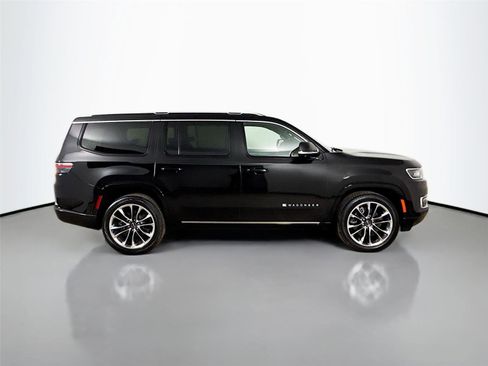 Used 2024 Jeep Wagoneer Series III w/ Premium Group I AWD/4WD image 18