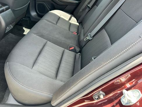 Used 2024 Nissan Altima 2.5 SV FWD image 14