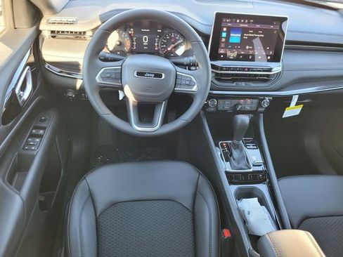 New 2026 Jeep Compass Latitude image 8