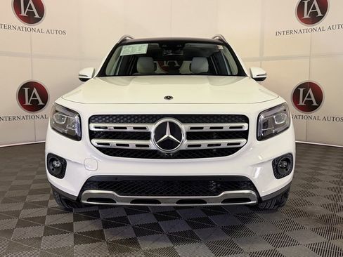 Used 2023 Mercedes-Benz GLB 250 4MATIC image 2