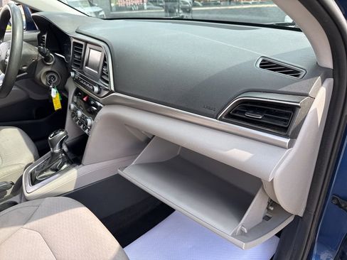 Used 2020 Hyundai Elantra SE image 38