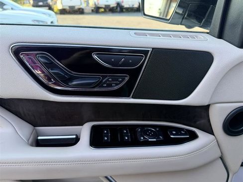 Used 2019 Lincoln Navigator L Reserve w/ Cargo Package AWD/4WD image 34