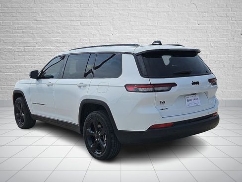 Used 2025 Jeep Grand Cherokee L Altitude AWD/4WD image 3