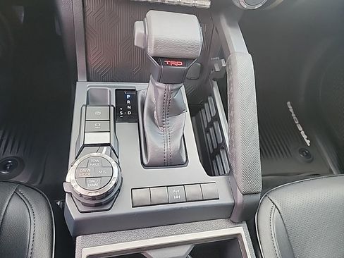 Used 2025 Toyota Tacoma TRD Off-Road image 26