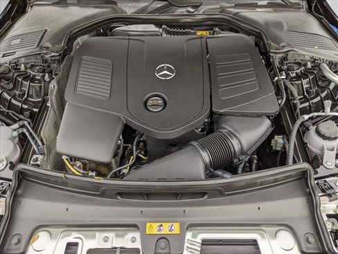 Used 2025 Mercedes-Benz C 300 4MATIC Sedan image 18