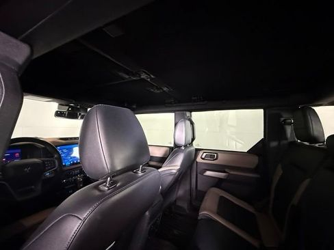 Used 2023 Ford Bronco Wildtrak AWD/4WD image 27