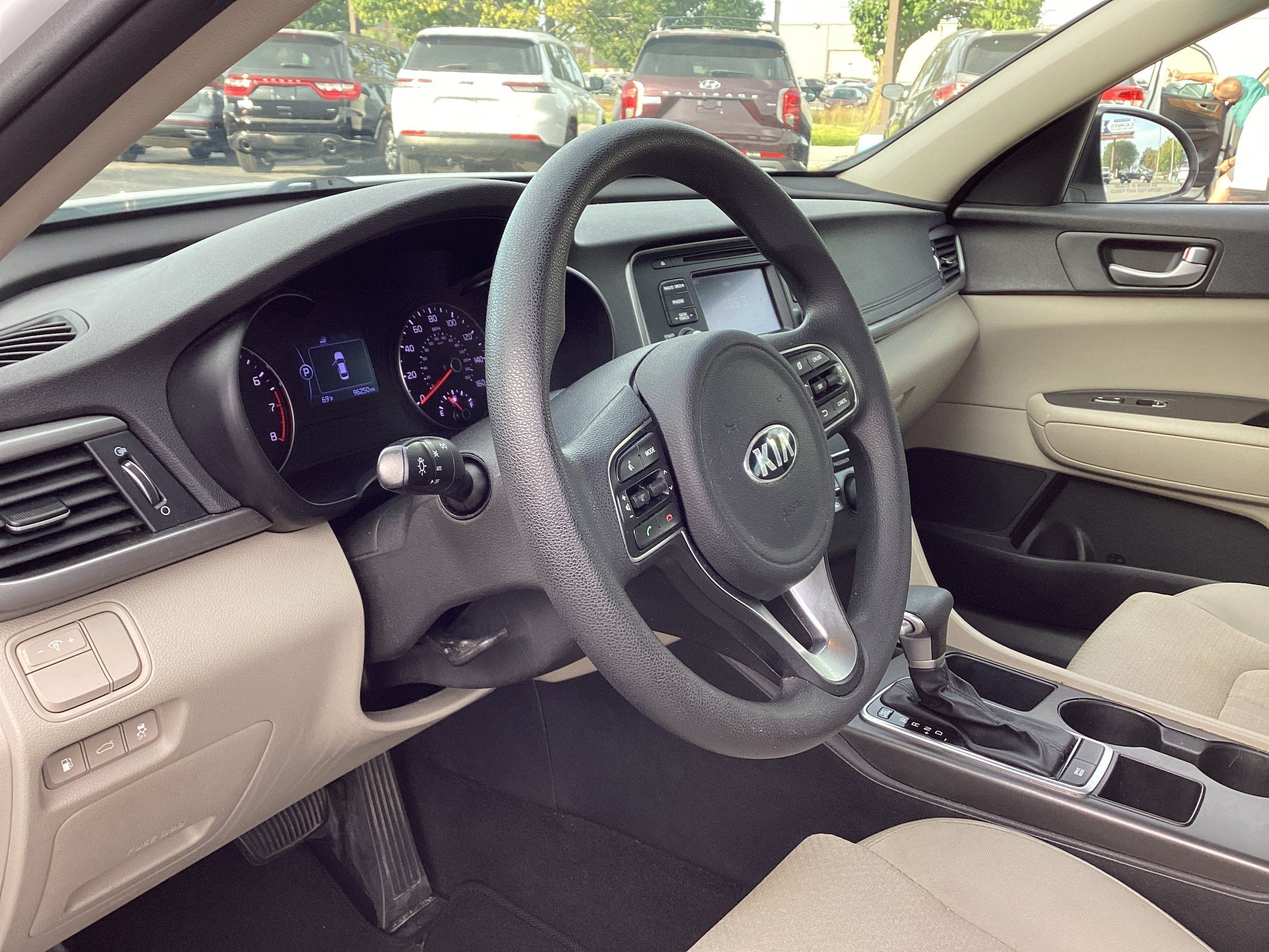Used 2017 Kia Optima LX FWD image 11
