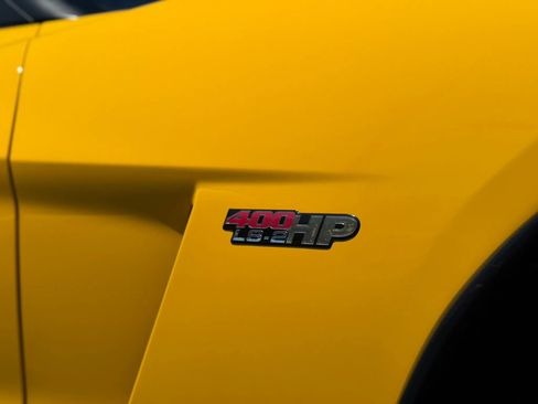 Used 2005 Chevrolet Corvette Coupe w/ Preferred Equipment Group RWD image 9