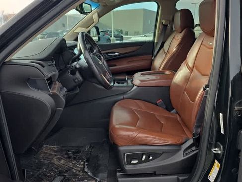 Used 2016 Cadillac Escalade Premium image 5
