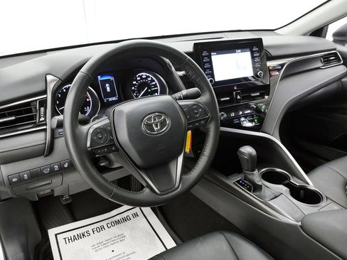 Used 2024 Toyota Camry SE FWD image 12