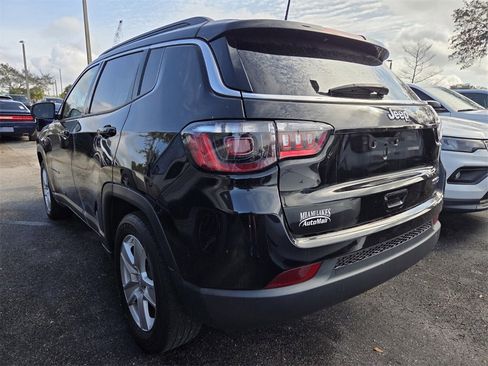 Used 2022 Jeep Compass Latitude image 4