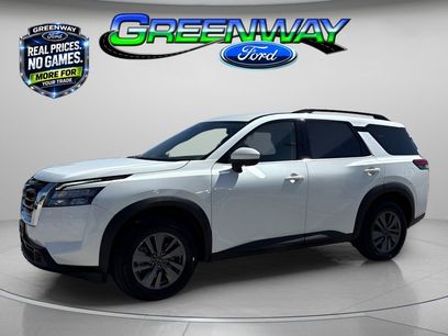 Used 2024 Nissan Pathfinder SV