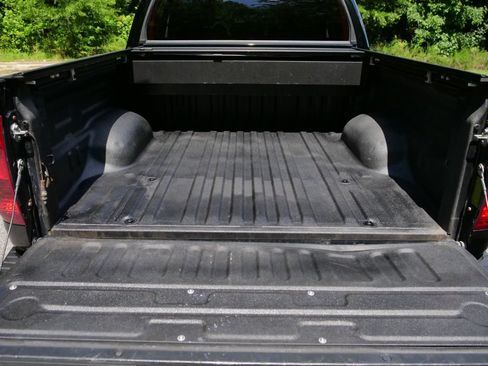 Used 2015 Toyota Tundra SR5 w/ TRD Off Road Package AWD/4WD image 12