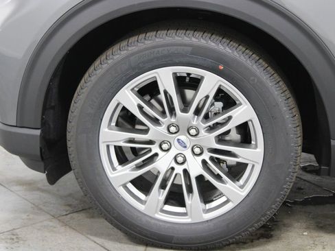 New 2026 Ford Explorer Platinum image 18