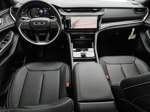 New 2026 Jeep Grand Cherokee Limited w/ Limited Altitude Package RWD image 9