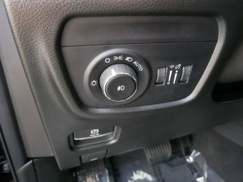 Used 2024 Jeep Grand Cherokee Overland w/ Adv Protech Group III AWD/4WD image 18