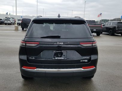 Used 2023 Jeep Grand Cherokee Laredo w/ Luxury Tech Group I