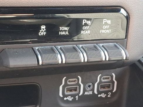 Certified 2022 RAM 1500 Big Horn image 24