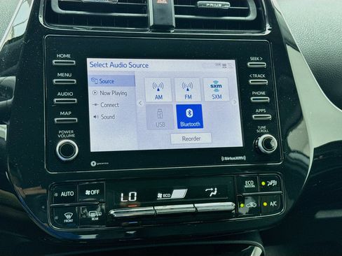 Used 2021 Toyota Prius XLE FWD image 11