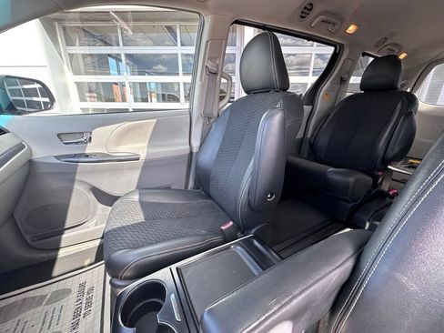 Used 2012 Toyota Sienna SE FWD image 20