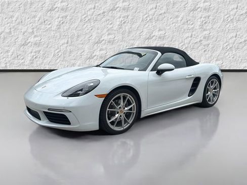 Used 2017 Porsche 718 Boxster RWD image 7