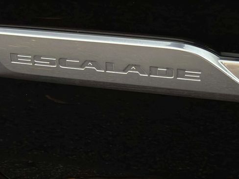 Used 2018 Cadillac Escalade ESV Premium Luxury image 52