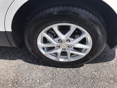 Used 2023 Chevrolet Equinox LT AWD/4WD image 40