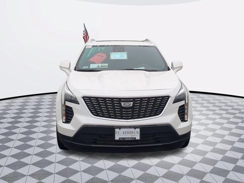 Certified 2022 Cadillac XT4 Luxury w/ Cold Weather Package AWD/4WD image 3