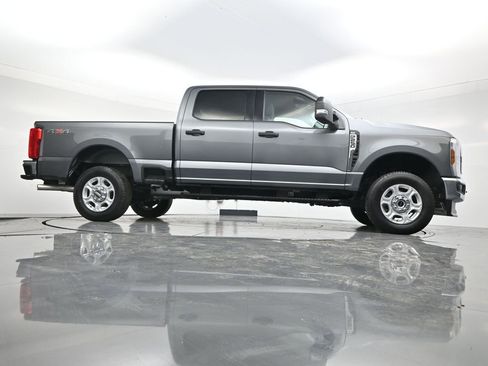 Used 2025 Ford F250 XLT AWD/4WD image 46